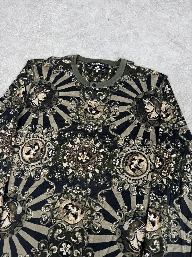 2010s Dolce & Gabbana Green Fantasy World Henley Longsleeve - Image 5