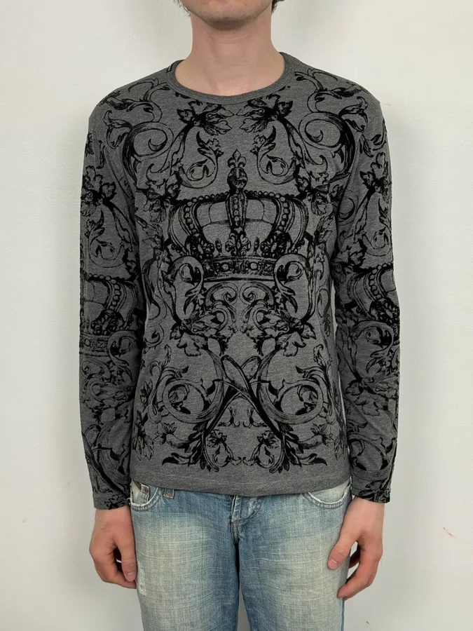 2010s Dolce & Gabbana Grey Baroque Crown Print Longsleeve - Image 2
