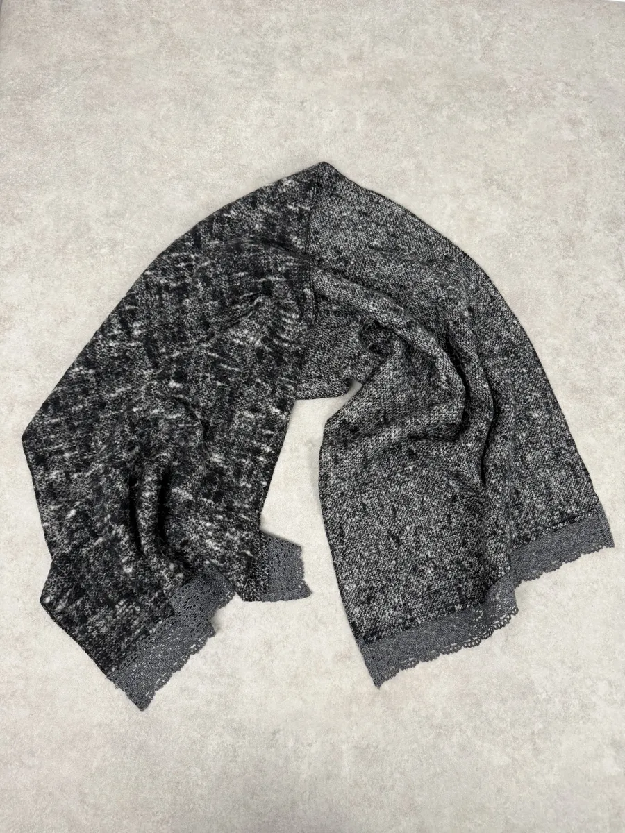 2010s Dolce & Gabbana Grey Reversible Scarf - Image 2