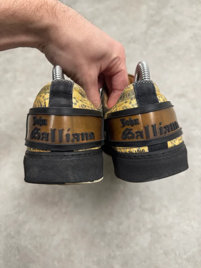 2010s Galliano Magazine Yellow & Black Leather Sneakers - Image 6