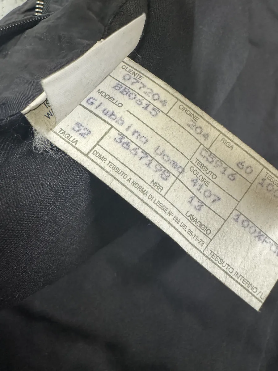 2010s Giorgio Armani Black Plissed Light Jacket - Image 10