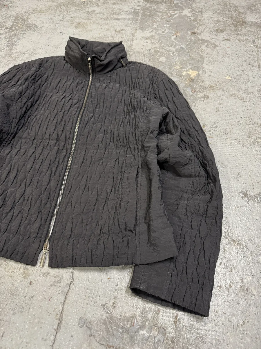 2010s Giorgio Armani Black Plissed Light Jacket - Image 7
