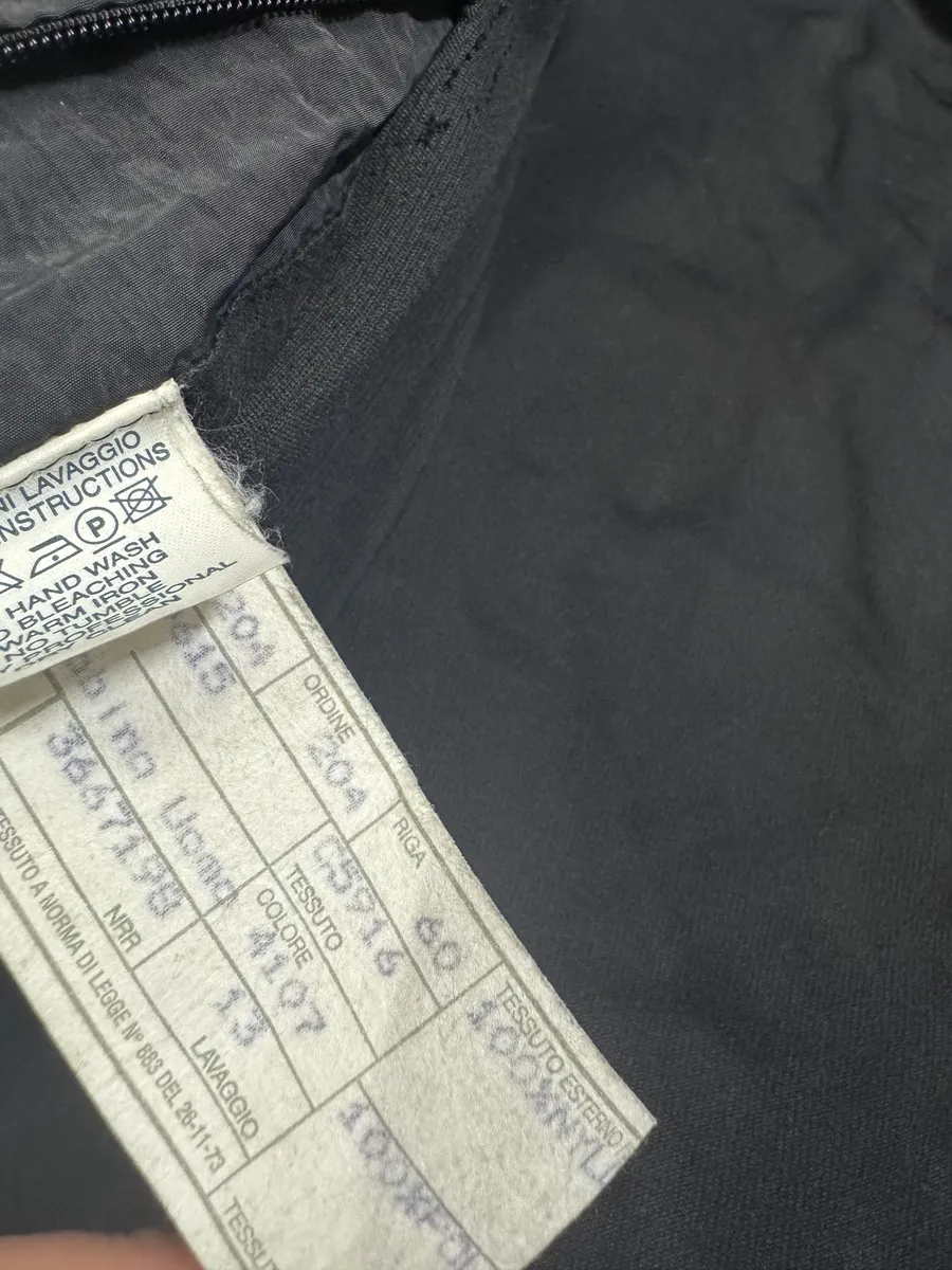 2010s Giorgio Armani Black Plissed Light Jacket - Image 9
