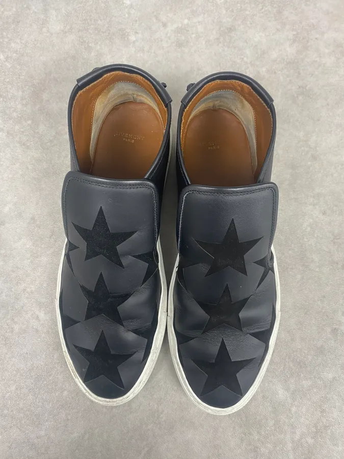 2010s Givenchy Black Stars Leather Slip On By Riccardo Tisci - Image 7