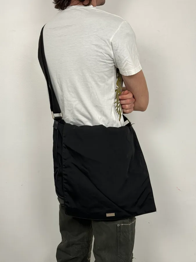 2010s Gucci Black Nylon Shoulder Bag - Image 2
