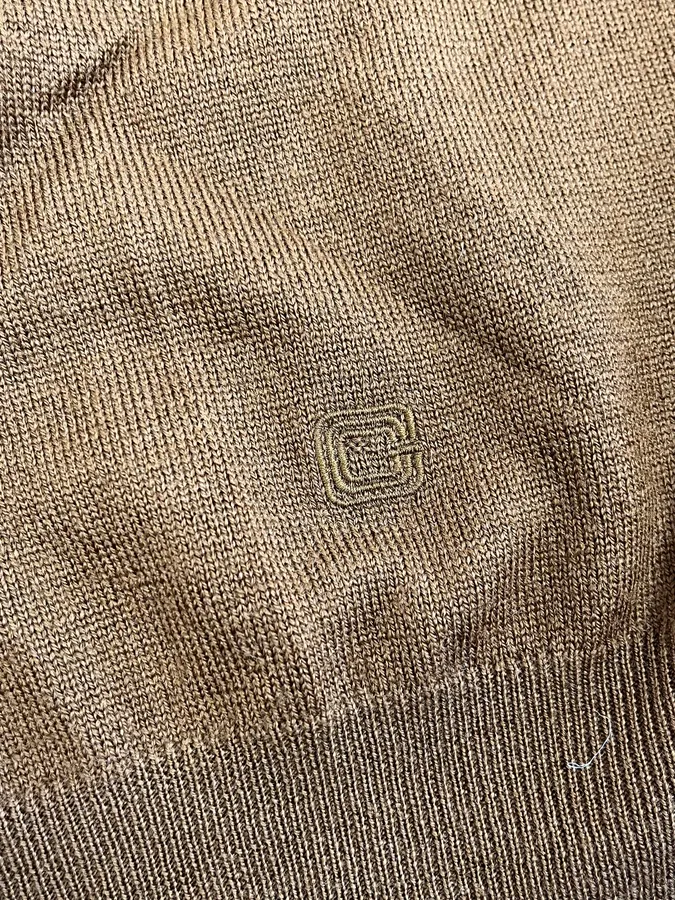 2010s Gucci Brown Wool V-Neck Sweater - Image 9
