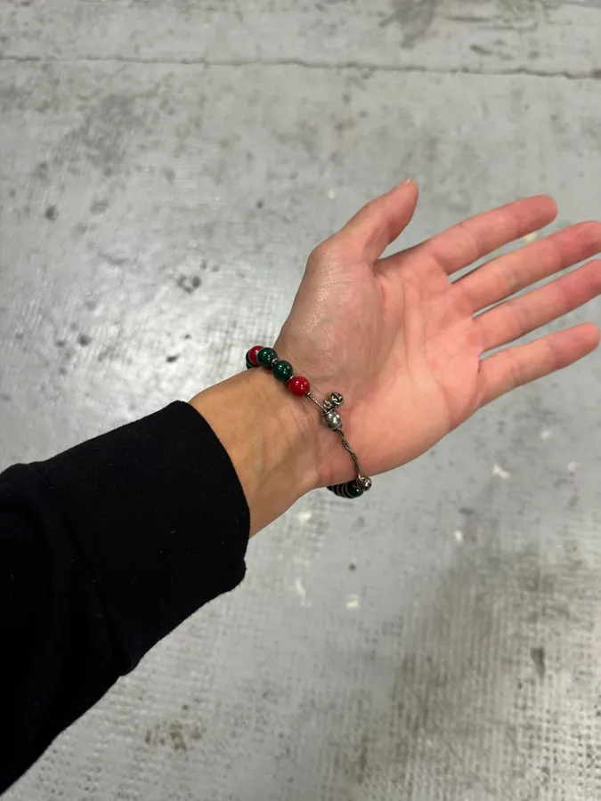 2010s Gucci Red & Green Wood Beaded Adjustable Closure Bracelet - Image 4