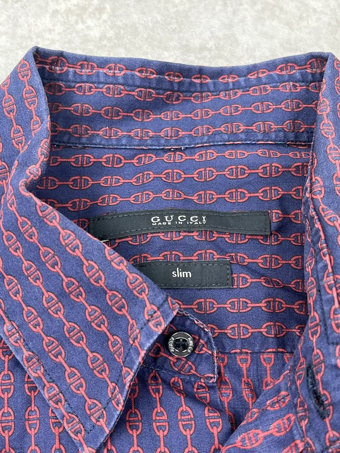 2010s Gucci Red & Navy Chain Link Shirt - Image 9