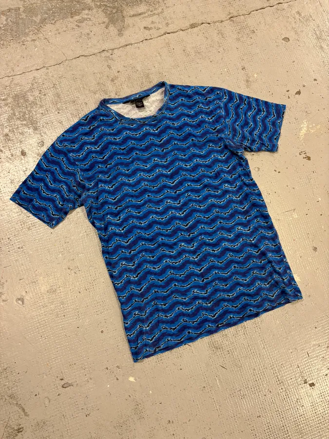2010s Marc Jacobs Blue Wave Striped T-Shirt - Image 4