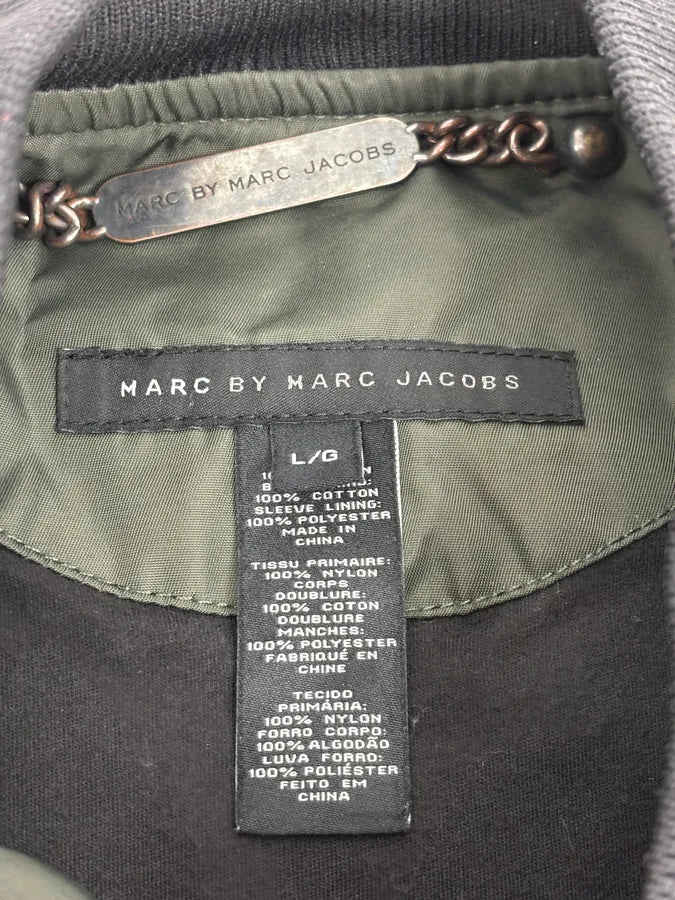 2010s Marc Jacobs Olive Quilted Nylon Bomber Jacket - Image 11