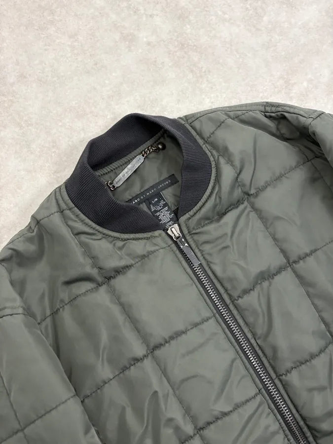 2010s Marc Jacobs Olive Quilted Nylon Bomber Jacket - Image 5
