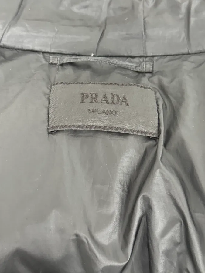 2010s Prada Dark Grey Puffer Jacket - Image 12