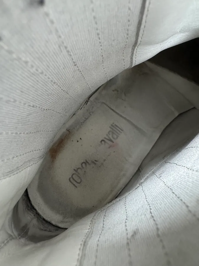 2010s Roberto Cavalli White Avant-Garde Leather Boots - Image 9