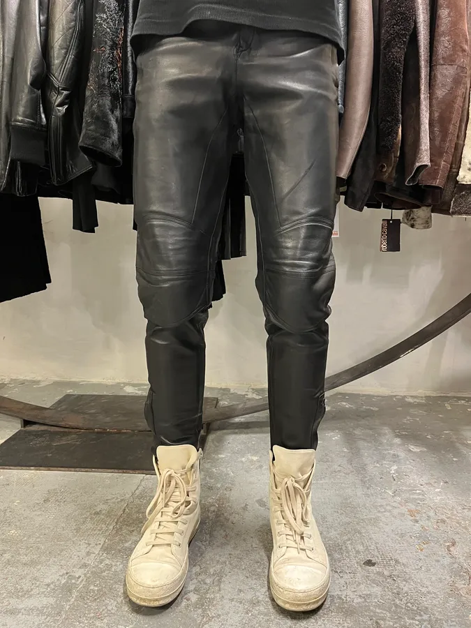 AW2000 Gucci Black Leather Biker Pants by Tom Ford - Image 2