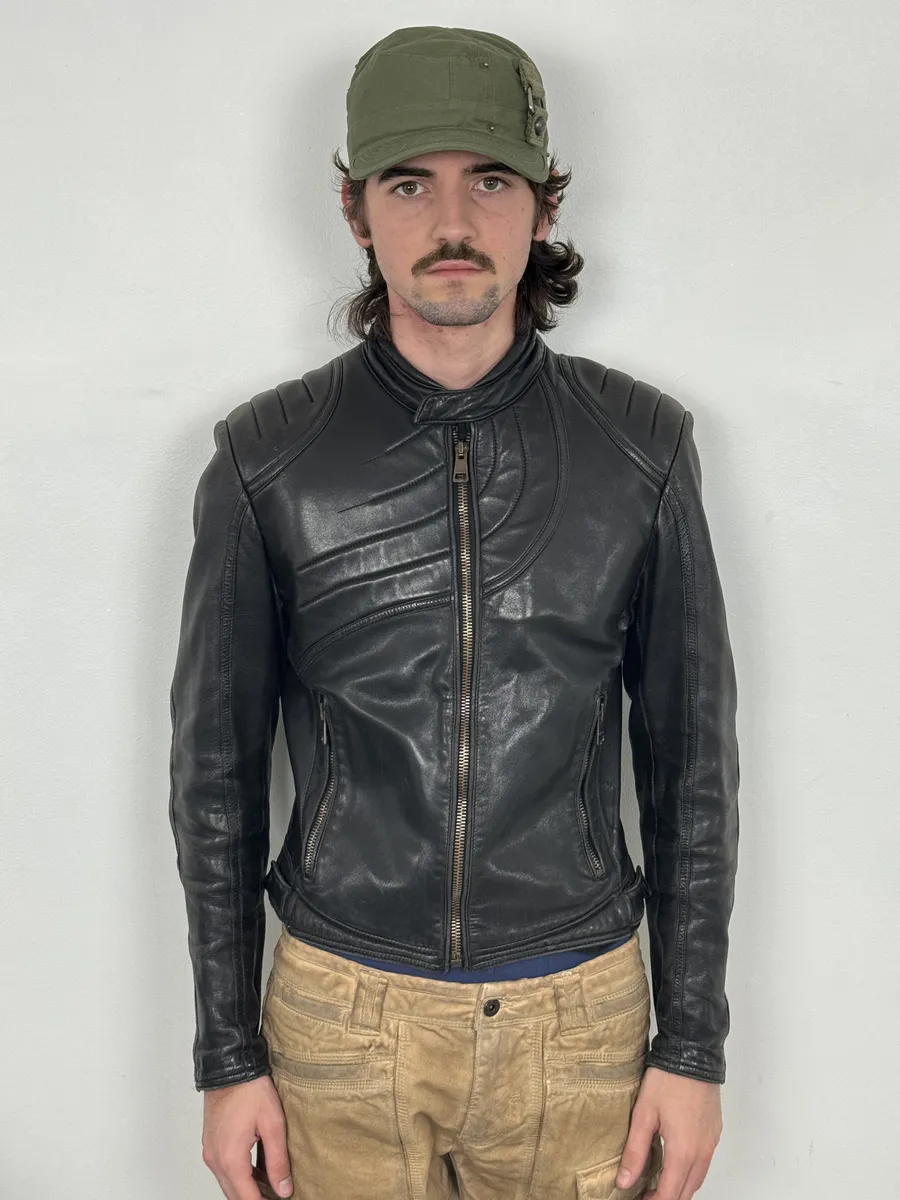 AW2000 Gucci Spiral Tornado Zip Black Leather Jacket by Tom Ford - Image 3