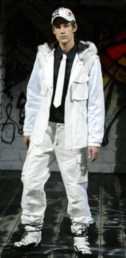 AW2003 Dolce & Gabbana Hip Hop Fur Hooded Detachable Sleeves White Jacket - Image 2