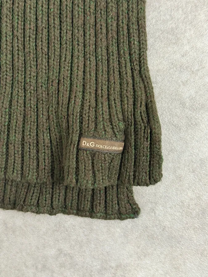 AW2003 Dolce & Gabbana Khaki Wool Ribbed Knit Scarf - Image 5