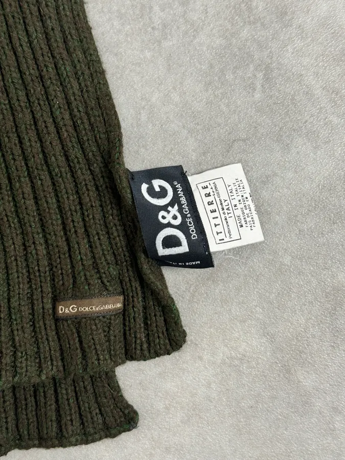 AW2003 Dolce & Gabbana Khaki Wool Ribbed Knit Scarf - Image 6