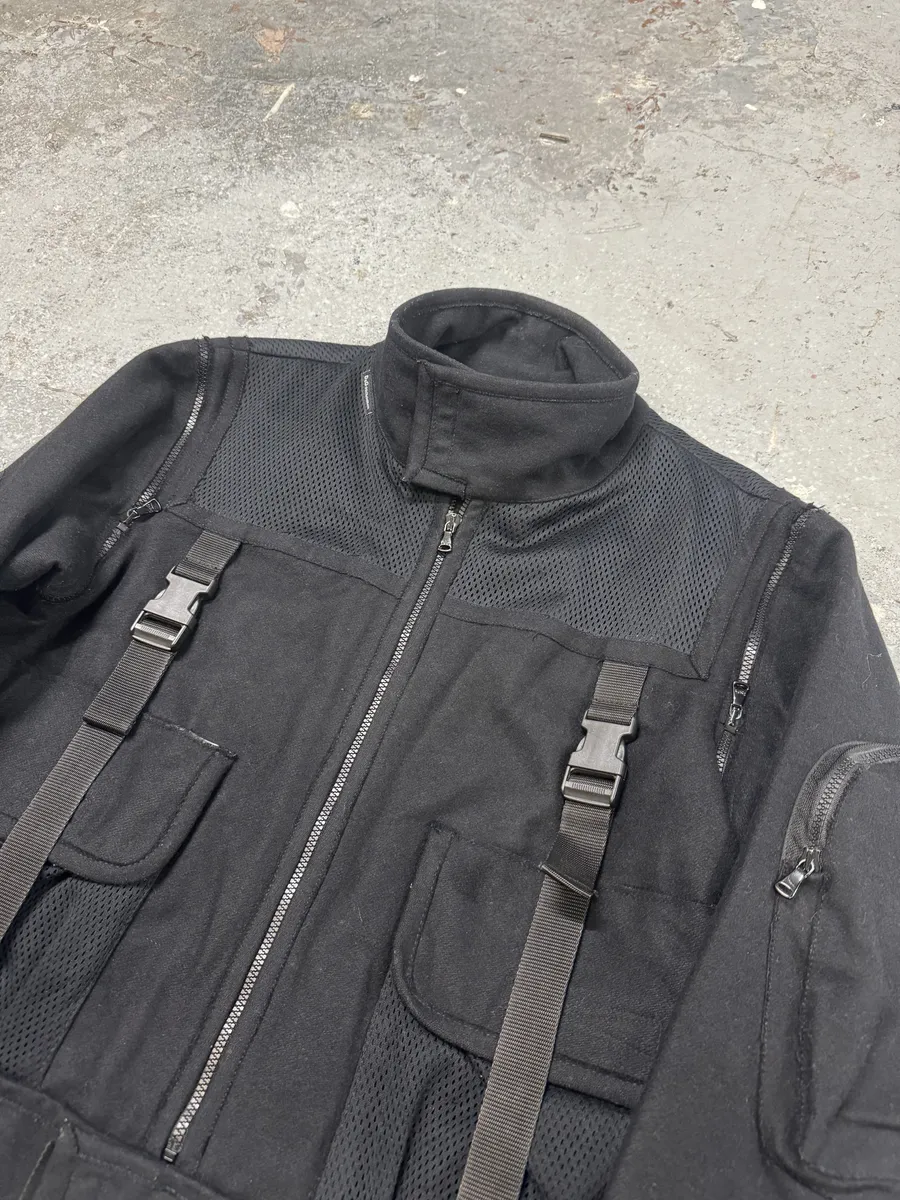 AW2003 Dolce & Gabbana Navy Strap Bondage Bomber Jacket with Detachable Sleeves - Image 9