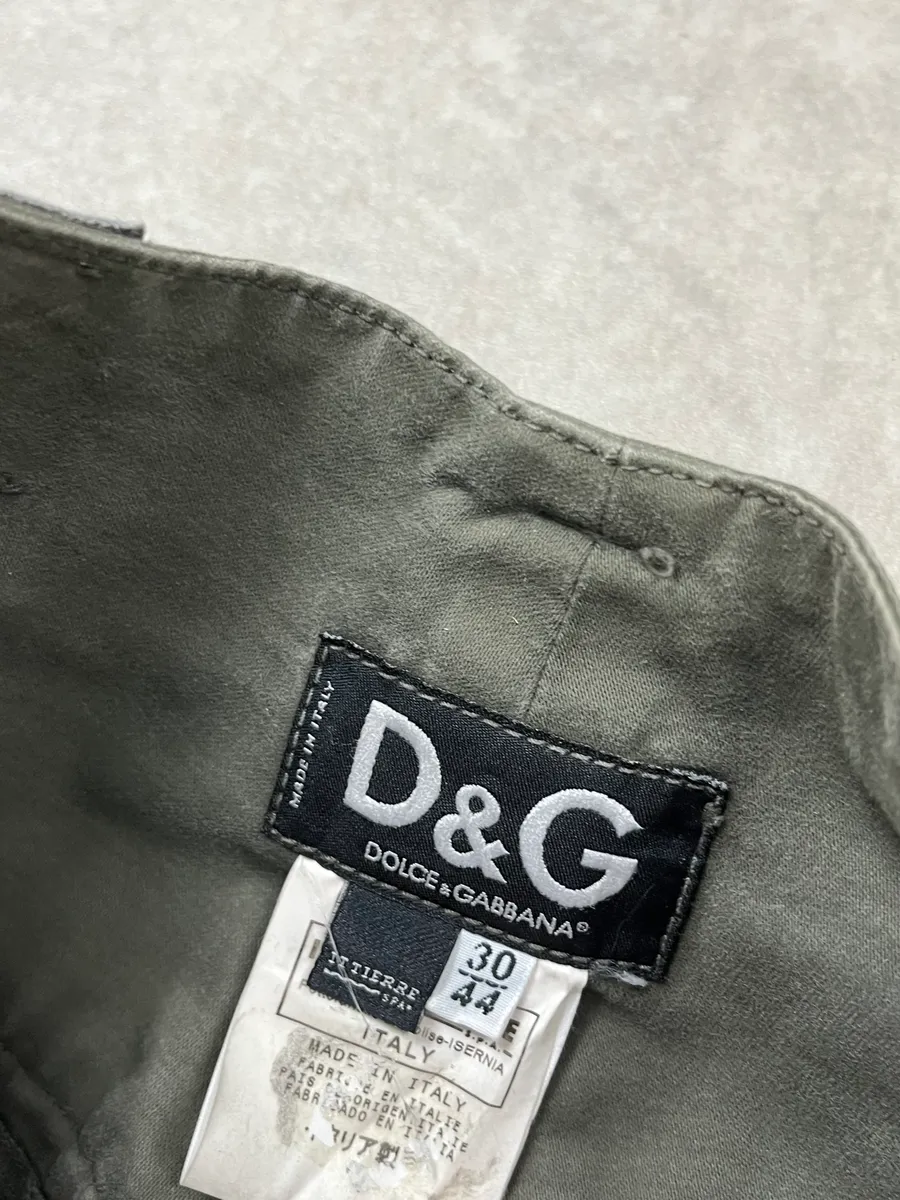 AW2003 Dolce & Gabbana Sage Green Distressed Cargo Pants - Image 10