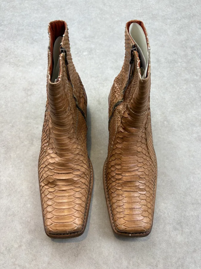 AW2003 Roberto Cavalli Tan Python Leather Chelsea Boots - Image 2