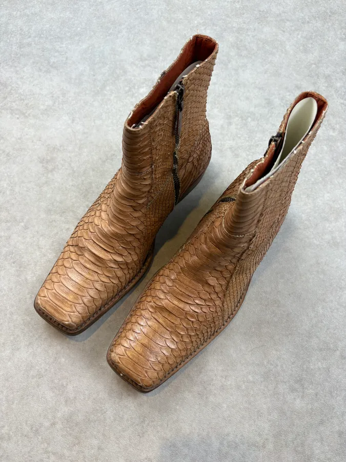 AW2003 Roberto Cavalli Tan Python Leather Chelsea Boots - Image 3