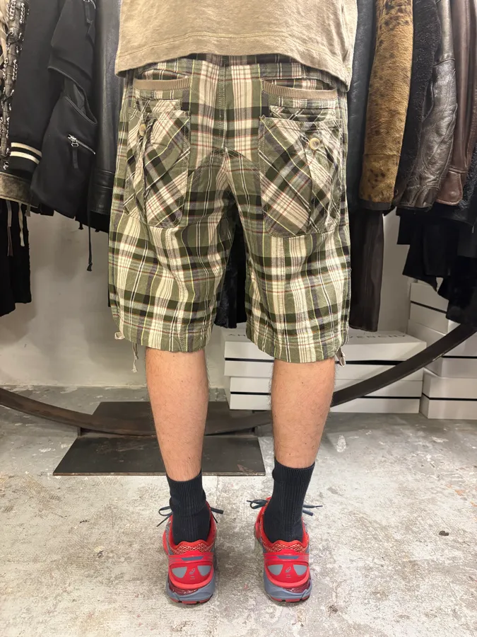 AW2004 Dolce & Gabbana Green Tartan Cargo Shorts - Image 4