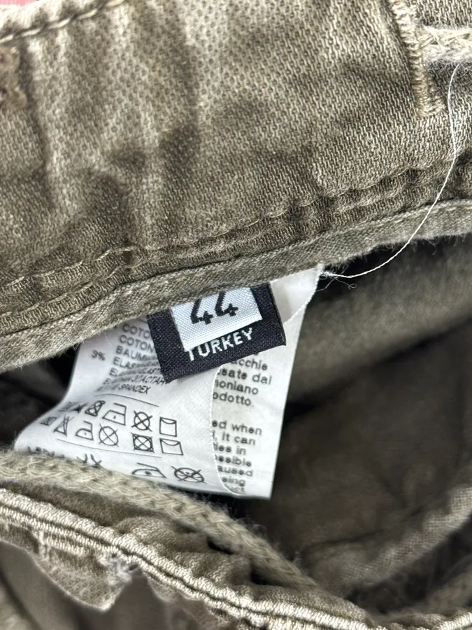 AW2004 Dolce & Gabbana Olive Green Multi Pockets Cargo Pants - Image 13