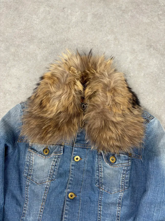 AW2005 Dolce & Gabbana Blue Denim Distressed Fur-Collar Jacket - Image 4