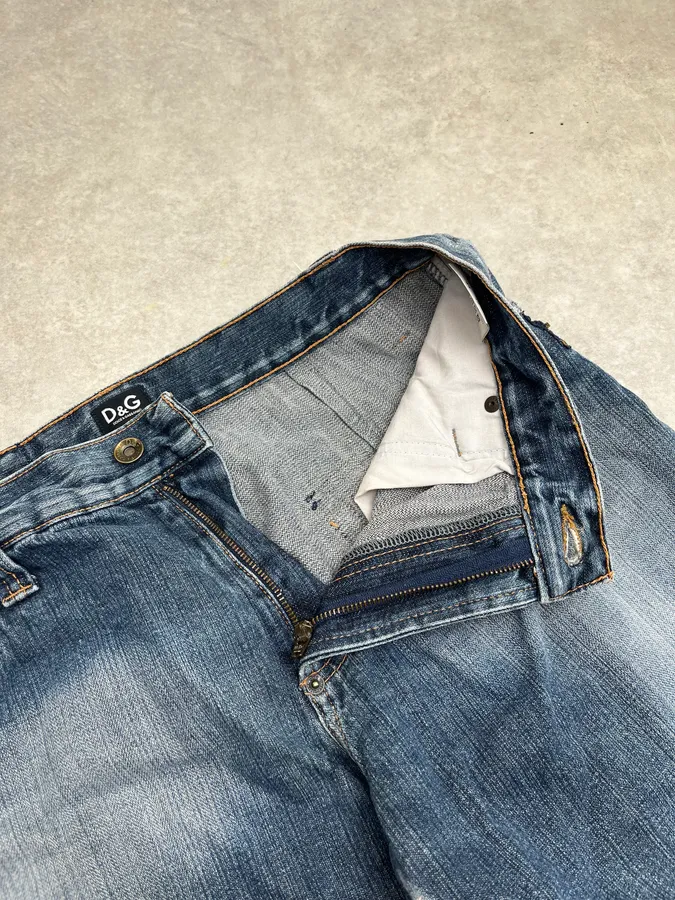 AW2005 Dolce & Gabbana Faded Zip Pocket Light Blue Denim Jeans - Image 11