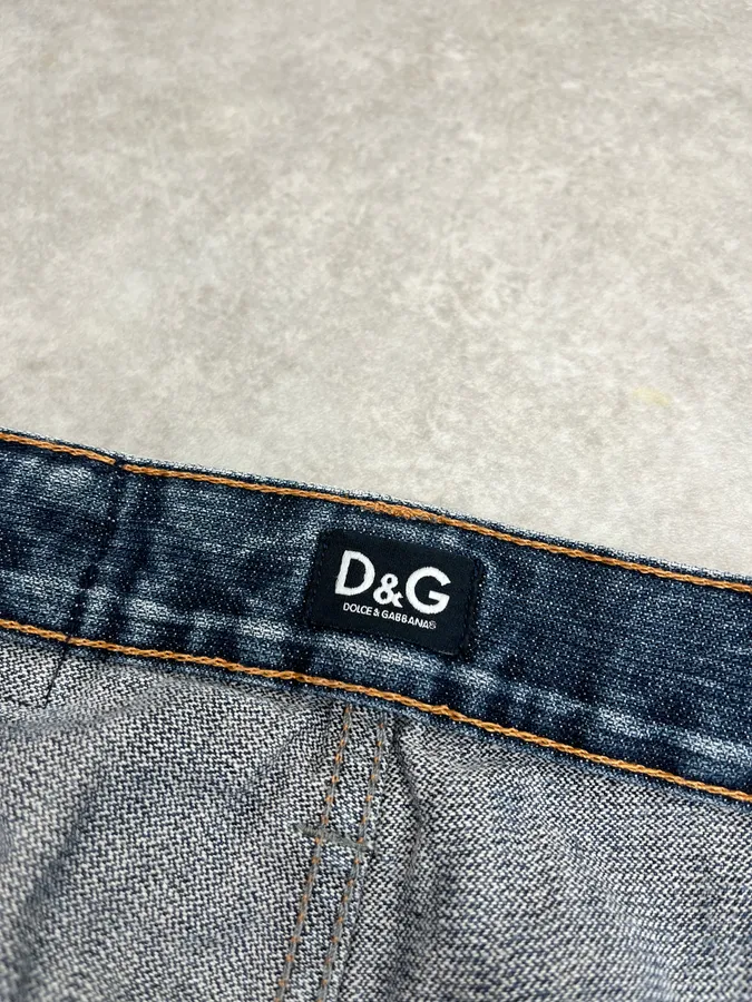 AW2005 Dolce & Gabbana Faded Zip Pocket Light Blue Denim Jeans - Image 12