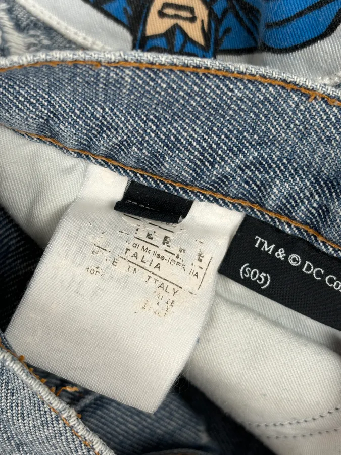 AW2005 Dolce & Gabbana Grey Denim Batman Graphic Distressed Jeans - Image 15