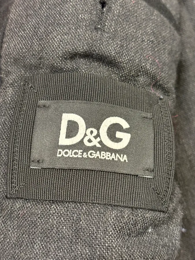 AW2006 Dolce & Gabbana Black Buttoned Premium Wool Jacket - Image 9