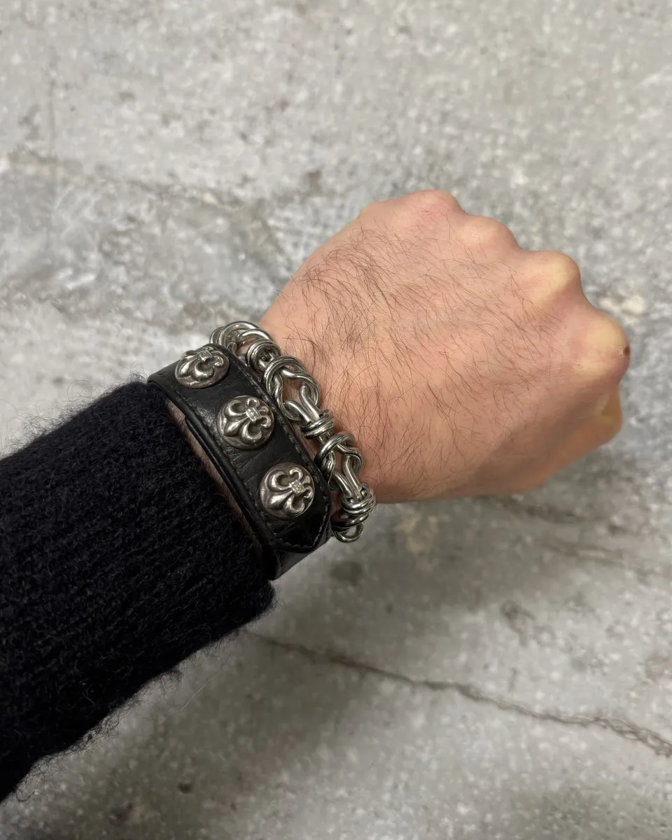 AW2006 Dolce & Gabbana Grey Attached Naval Bracelet - Image 2