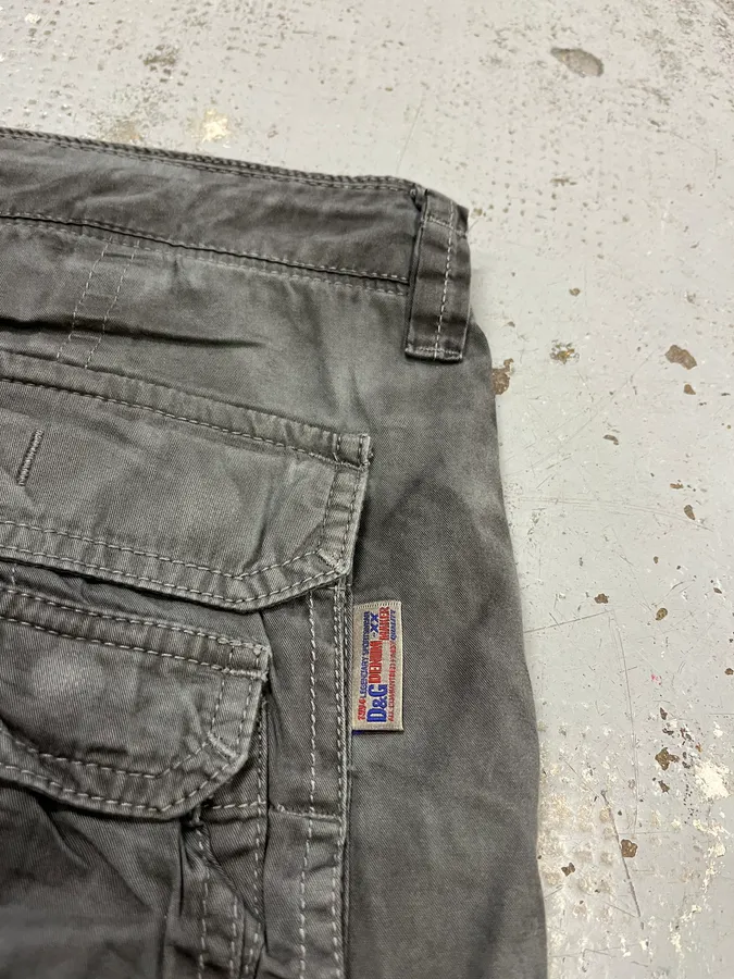 AW2006 Dolce & Gabbana Multi Pockets Cargo Grey Shorts - Image 10