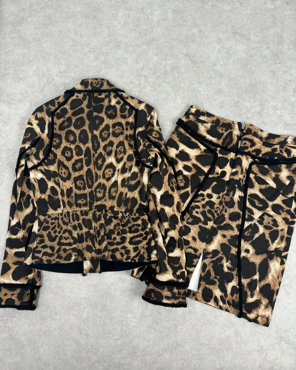 AW2006 Gianfranco Ferre Beige Leopard Print Blazer & Skirt Set - Image 22