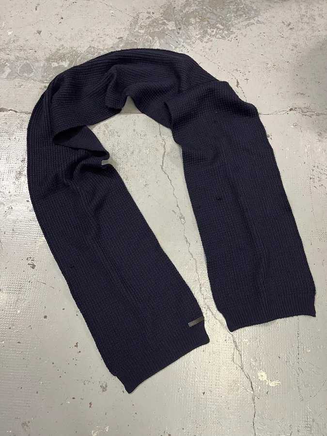 AW2006 Prada Navy Wool Scarf - Image 3