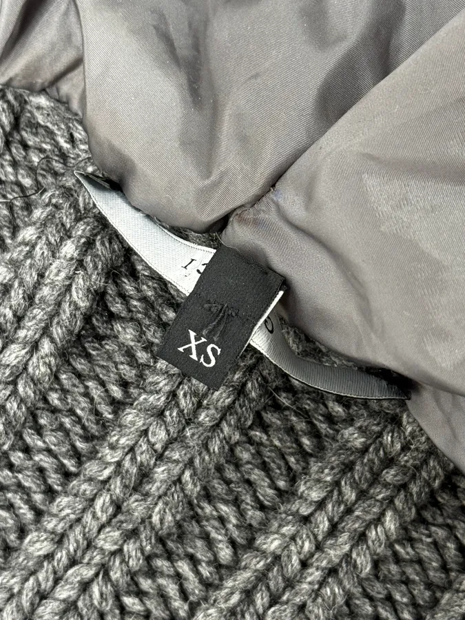AW2007 Gucci Grey Wool & Fox Fur Zip-Up Sweater by Frida Giannini - Image 17
