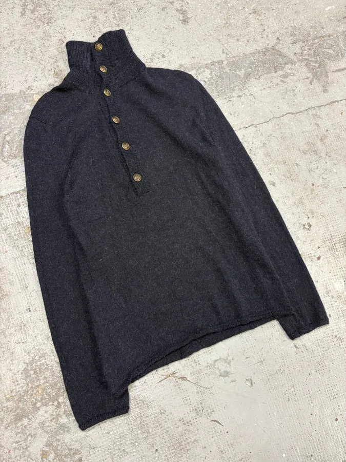 AW2007 Gucci Navy Asymmetrical Wool Buttoned Sweater by Frida Giannini - Image 4