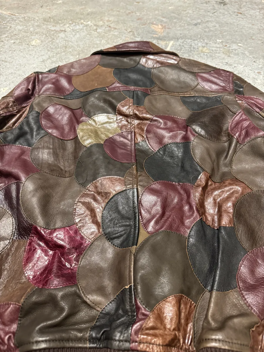 AW2008 Dolce & Gabbana Patchwork Circle Burgundy Leather Jacket - Image 7