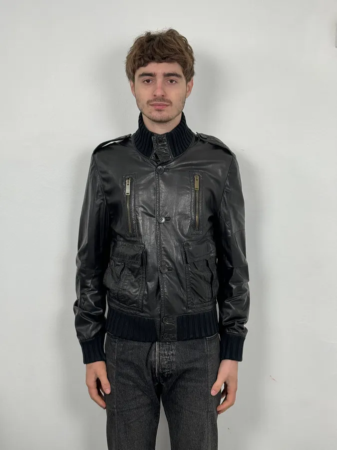 AW2009 Gucci Madonna Black Leather Premium Buttoned Jacket - Image 2