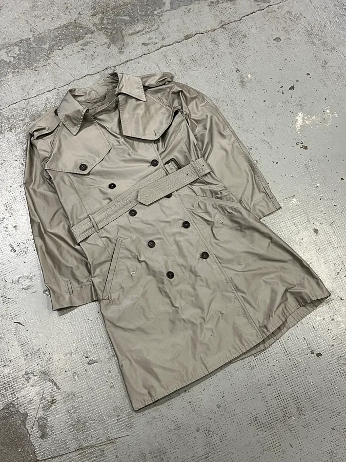 AW2009 Prada Grey Buttoned Classy Trench Coat - Image 4