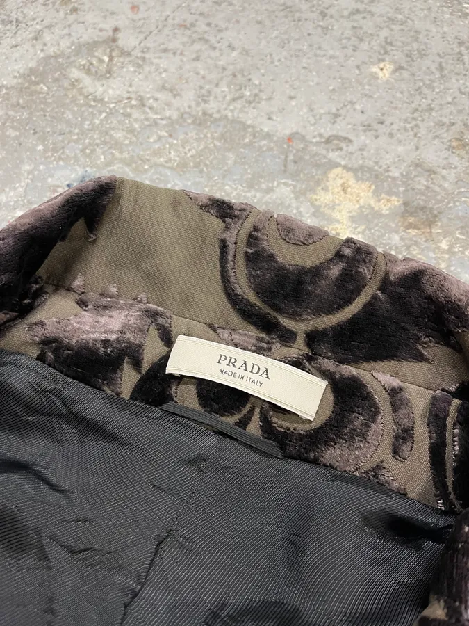 AW2009 Prada Velvet Flowers Buttoned Blazer Jacket - Image 8