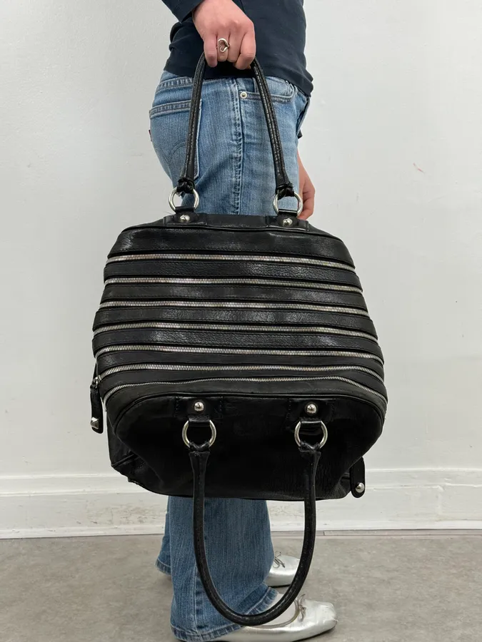 AW2010 Dolce & Gabbana Black Leather Multi Zip Lily Handle Bag - Image 3