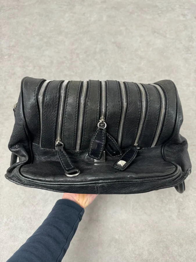 AW2010 Dolce & Gabbana Black Leather Multi Zip Lily Handle Bag - Image 6