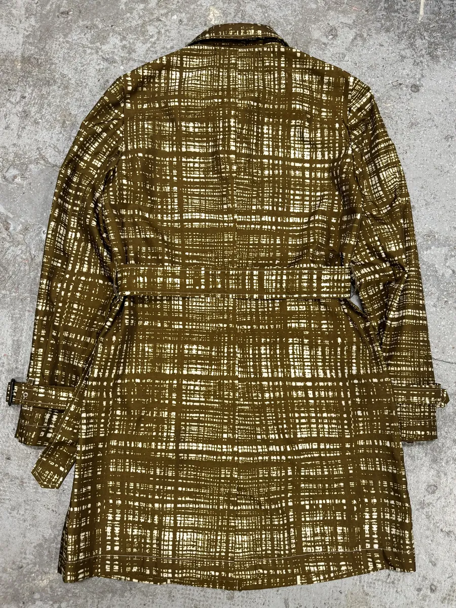 AW2010 Prada Brown Contemporary Elegant Trench Coat - Image 2