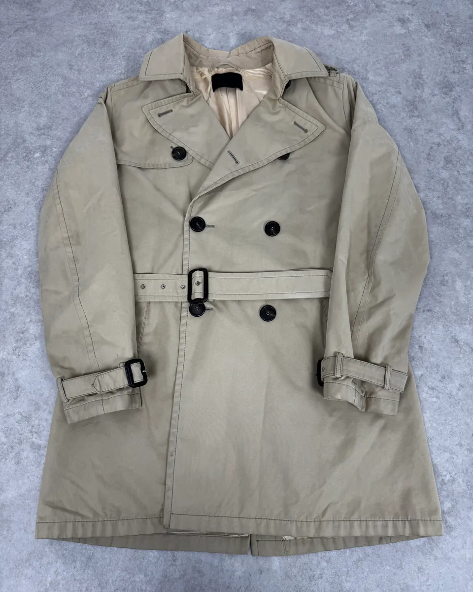 AW2011 Prada Beige Buttoned Classy Trench Coat - Image 3