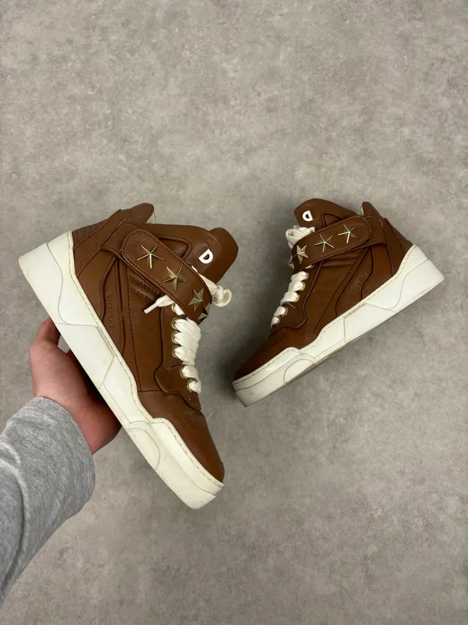 AW2015 Givenchy Tyson Brown Leather Star High Sneakers by Riccardo Tisci