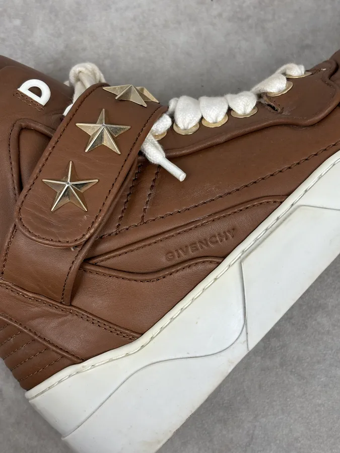 AW2015 Givenchy Tyson Brown Leather Star High Sneakers by Riccardo Tisci - Image 7