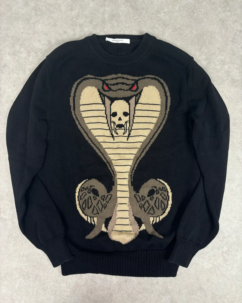 AW2016 Givenchy Black Cobra Sweater by Ticcardo Tisci - Image 3